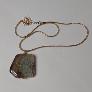 Very Nice Stone Pendant Necklace Adjustable 18 To 20 Inches Long